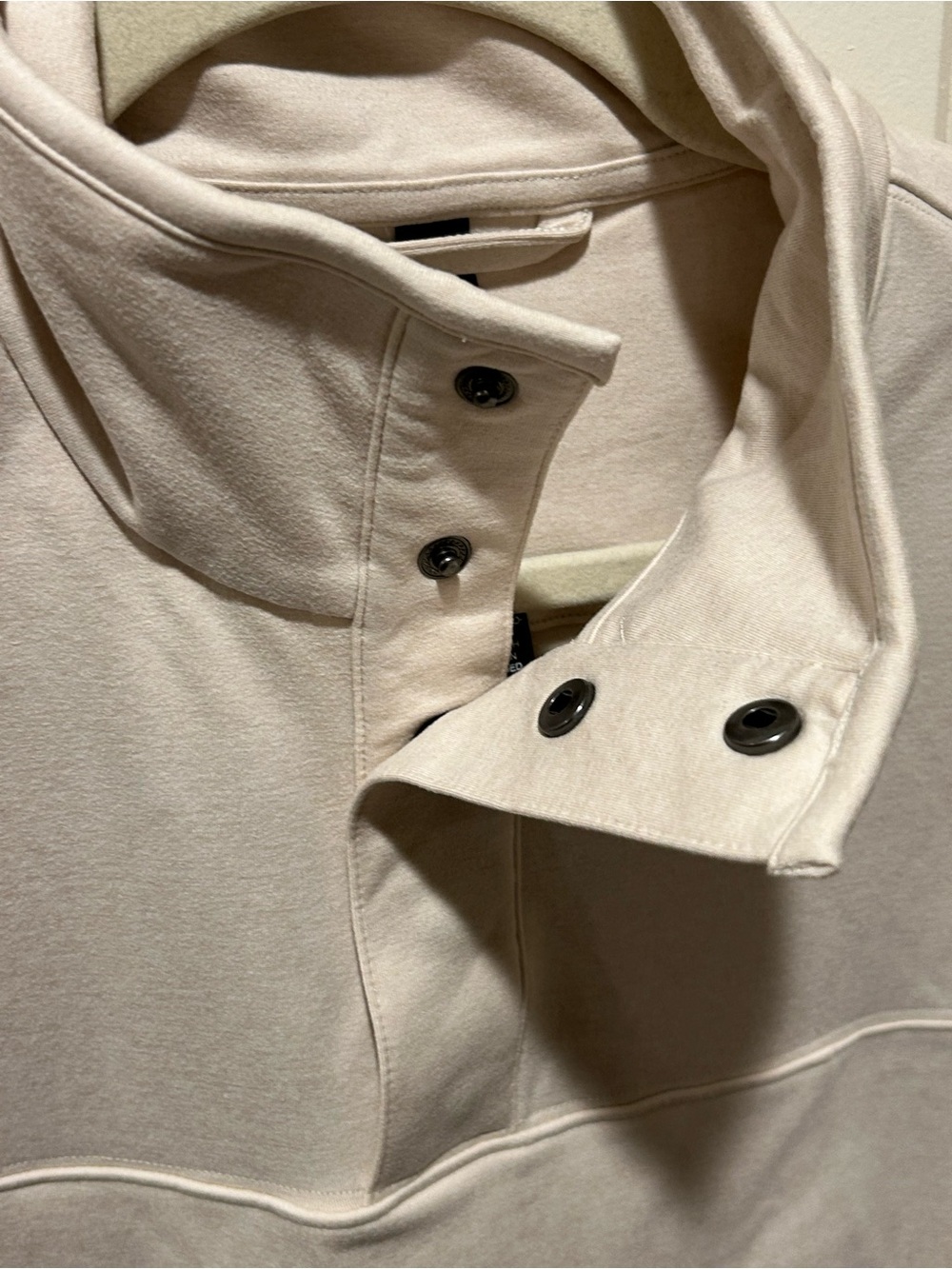 NWOT Vuori Granite Mock Neck Snap Pullover in Cream Ecru, size Small - Picture 10 of 11